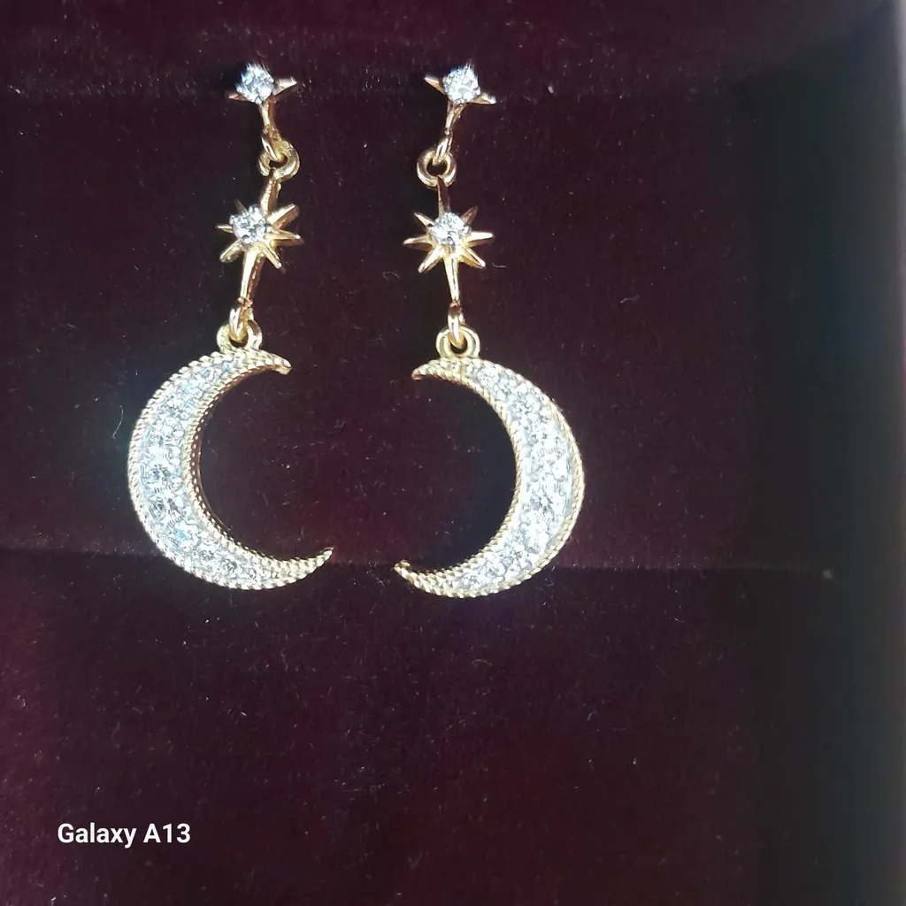 Gorgeous diamond drop earrings – handcrafted gold Earrings