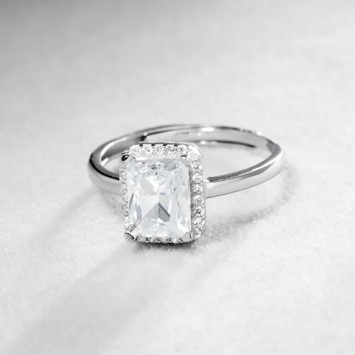 Bedazzled Diamond `Ring