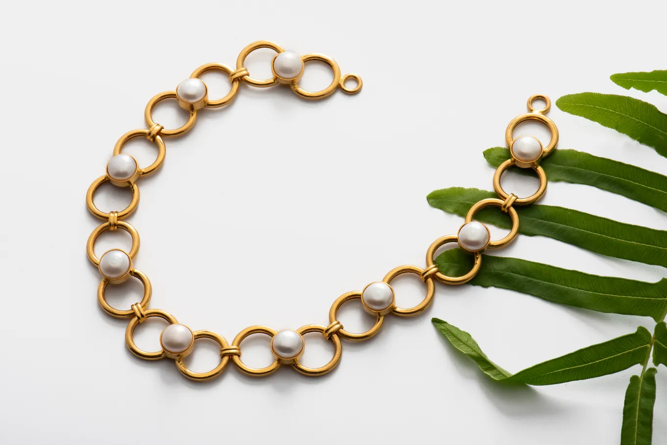 Golden aureole – handcrafted gold Necklace